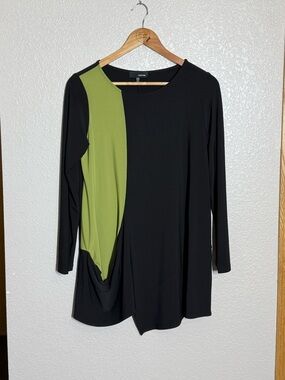 Sun Kim Colorblock Statement Tunic Top